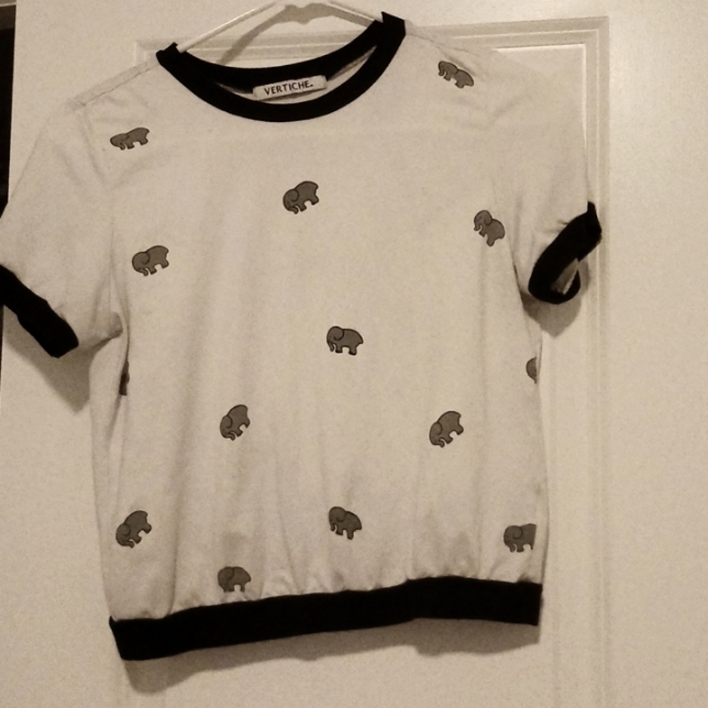 A medium sized shirt/crop top.